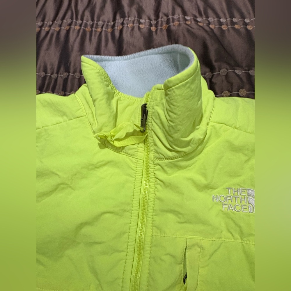 The North Face Neon Green and Light Gray Jacket & Pants Set. - Picture 14 of 16
